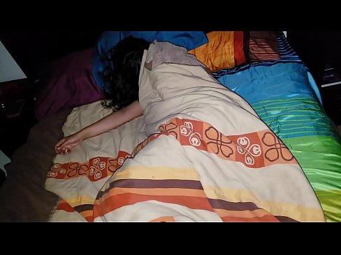 ❤️ Anak tiri berating ibu tiriné enom nalika dheweke turu. ☑ Porno ing pornojv.light2cloud.top ️❤